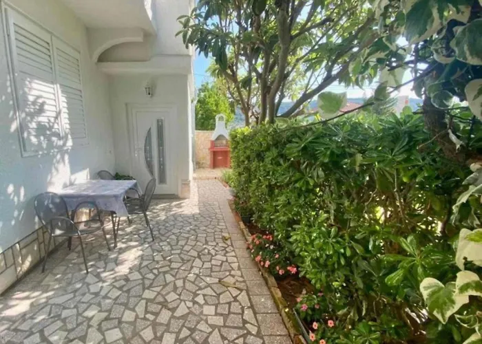 Franciska I Tihomir Daire *