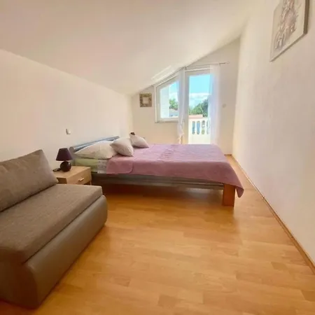 Franciska & Tihomir: Apartment Supetarska Draga