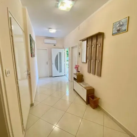 Apartment Franciska & Tihomir: Supetarska Draga